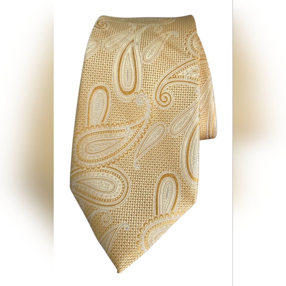 NWOT Michael Kors Men's 100% silk tie gold paisley